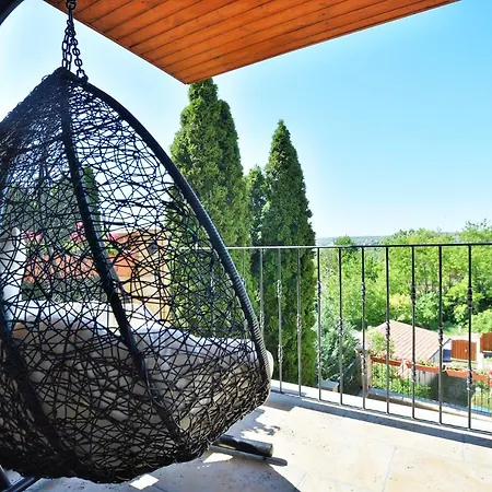 Otthonom Vendeghaz 4* エゲル