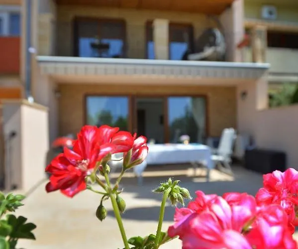 Otthonom Vendeghaz אגר